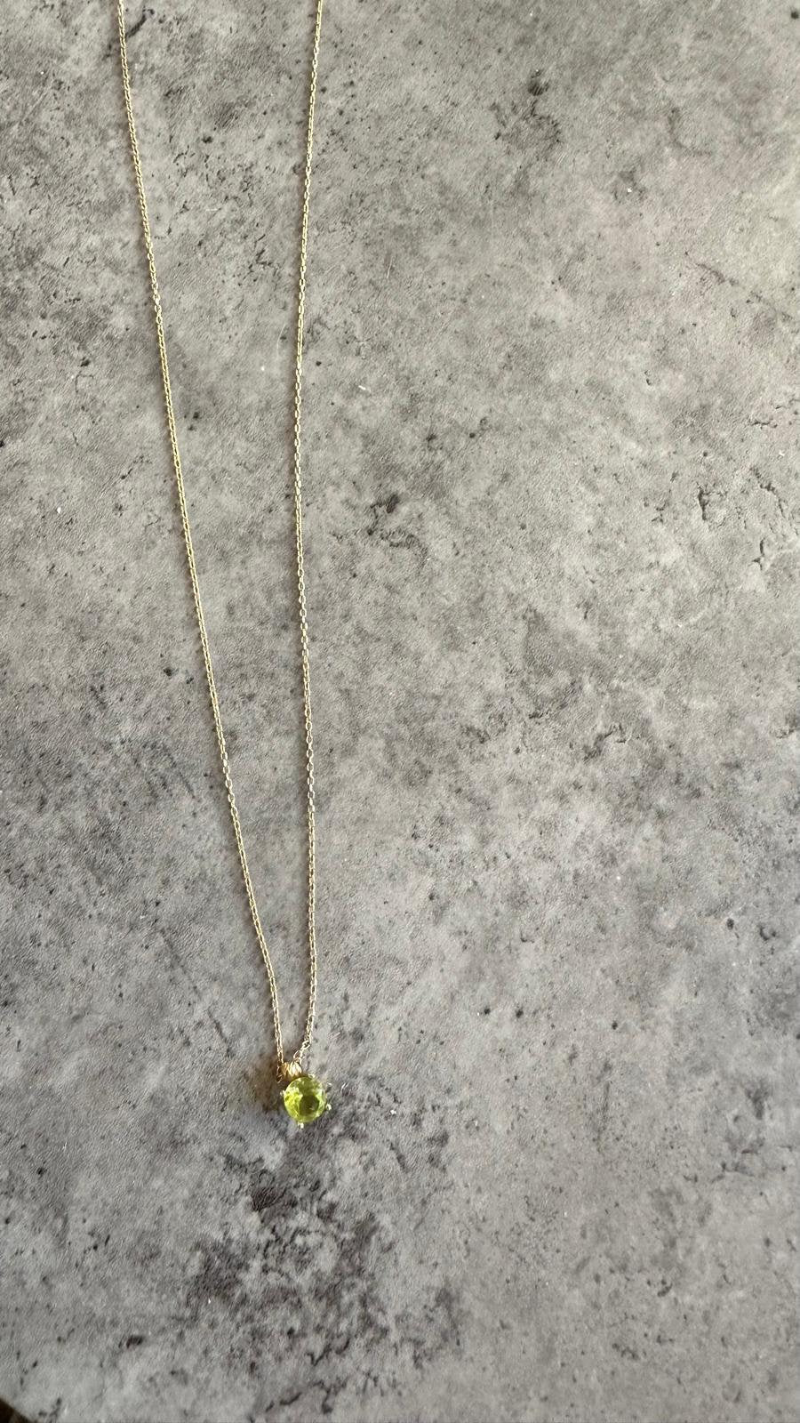 18k Gold pendant August Birthstone Necklace, Peridot Green Pendant, 18K Gold, Wife Gift, Personalized Round Necklace, Bridesmaid, Mom Gift