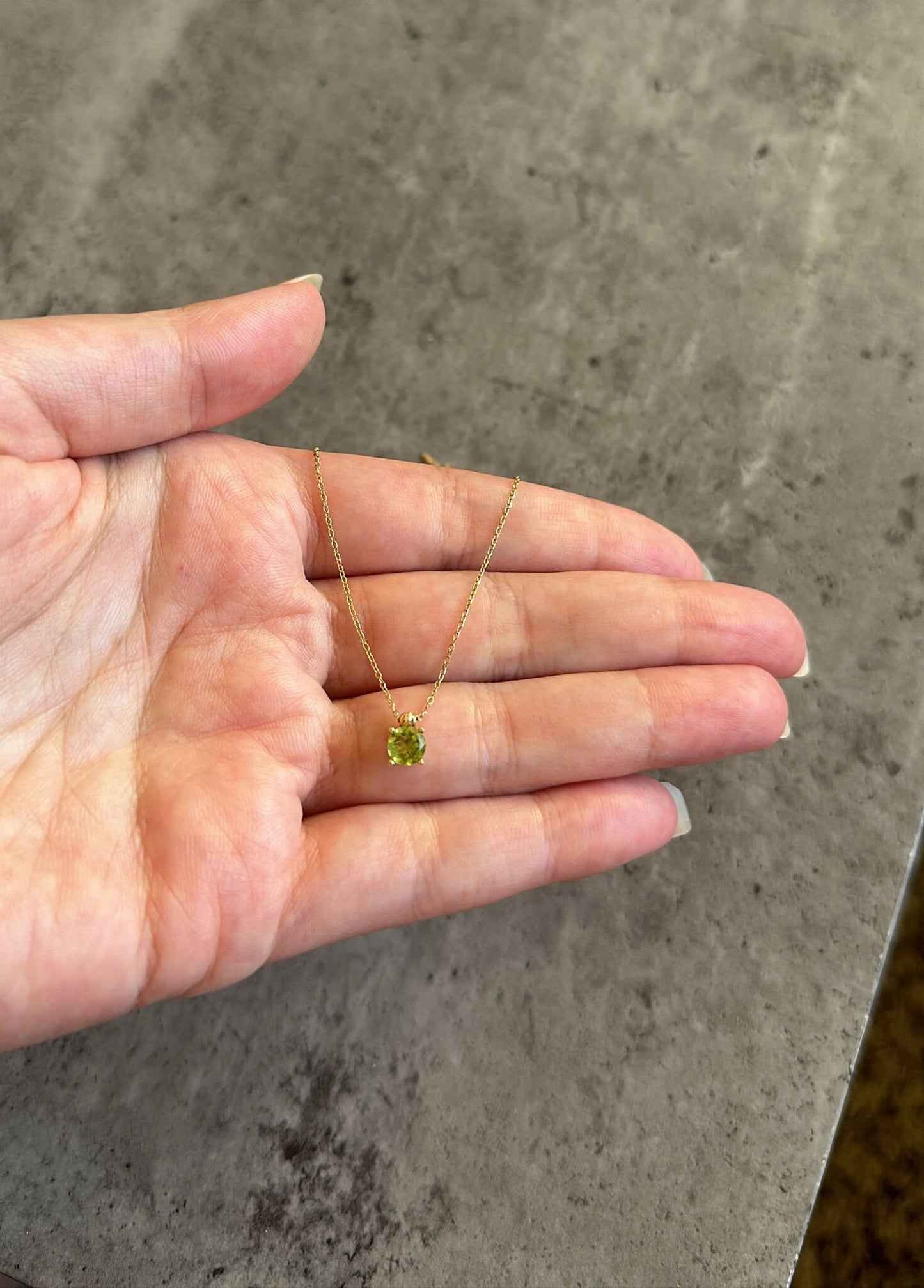 18k Gold pendant August Birthstone Necklace, Peridot Green Pendant, 18K Gold, Wife Gift, Personalized Round Necklace, Bridesmaid, Mom Gift