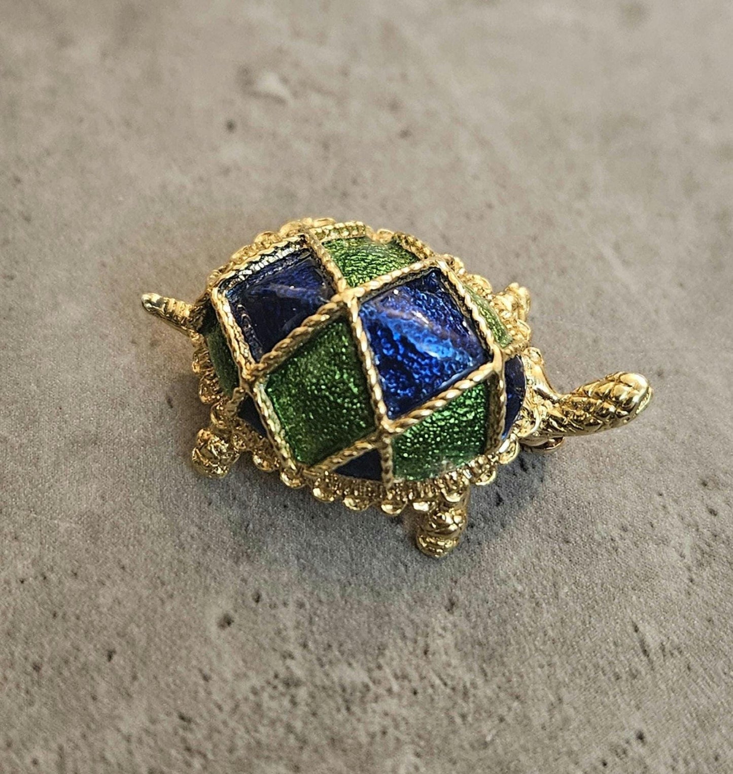 Vintage 18k Gold Turtle Brooch: Blue & Green Enamel Shell