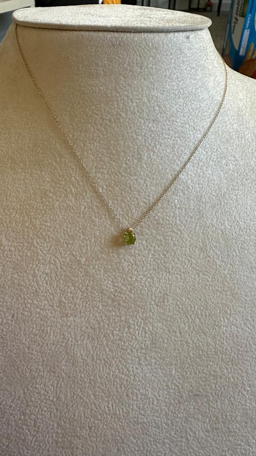 18k Gold pendant August Birthstone Necklace, Peridot Green Pendant, 18K Gold, Wife Gift, Personalized Round Necklace, Bridesmaid, Mom Gift