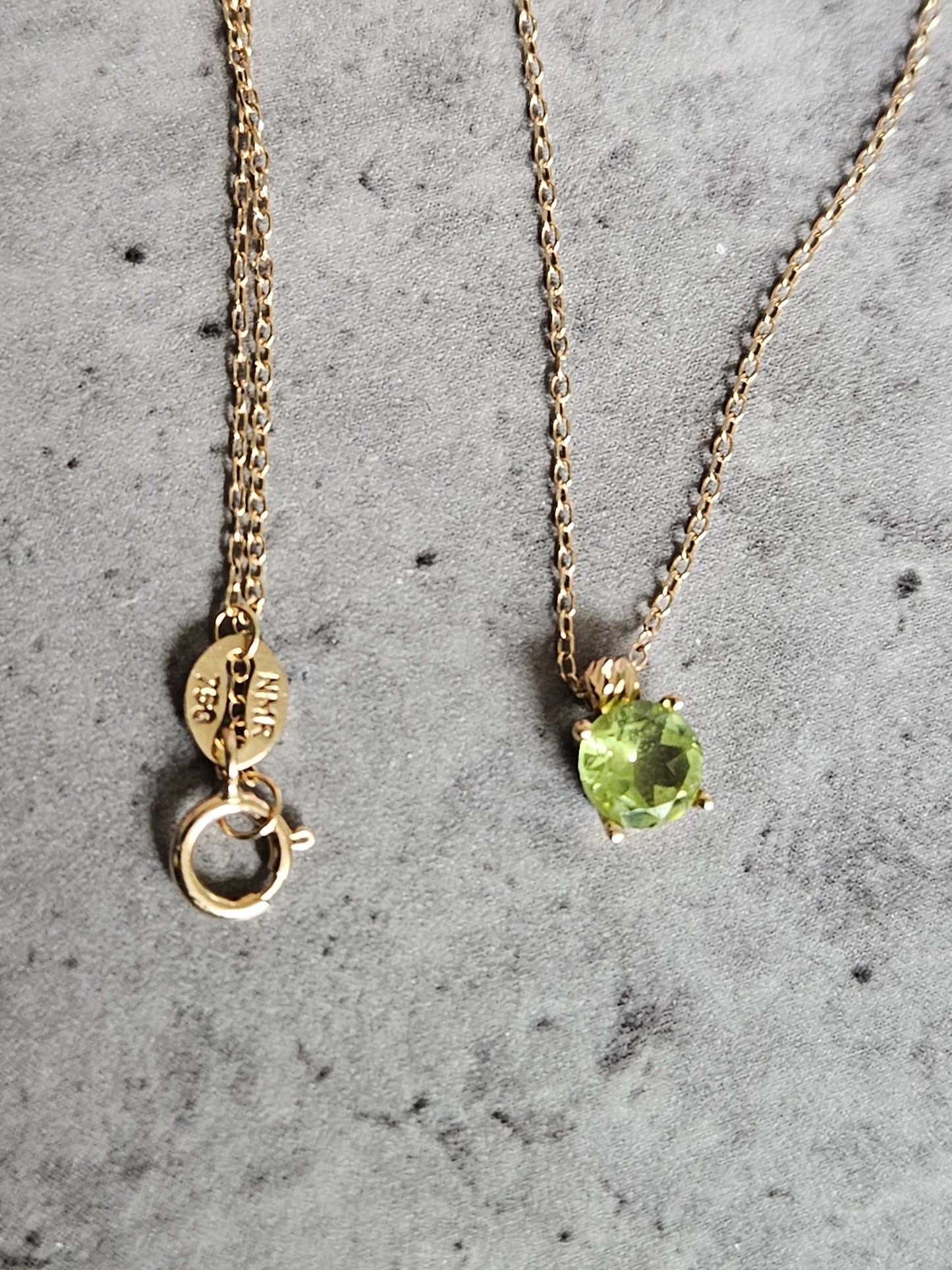 18k Gold pendant August Birthstone Necklace, Peridot Green Pendant, 18K Gold, Wife Gift, Personalized Round Necklace, Bridesmaid, Mom Gift
