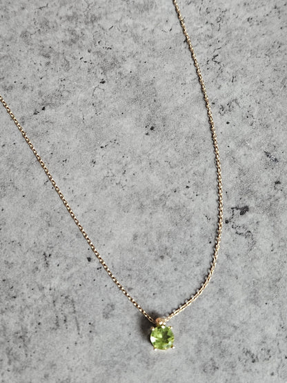 18k Gold pendant August Birthstone Necklace, Peridot Green Pendant, 18K Gold, Wife Gift, Personalized Round Necklace, Bridesmaid, Mom Gift