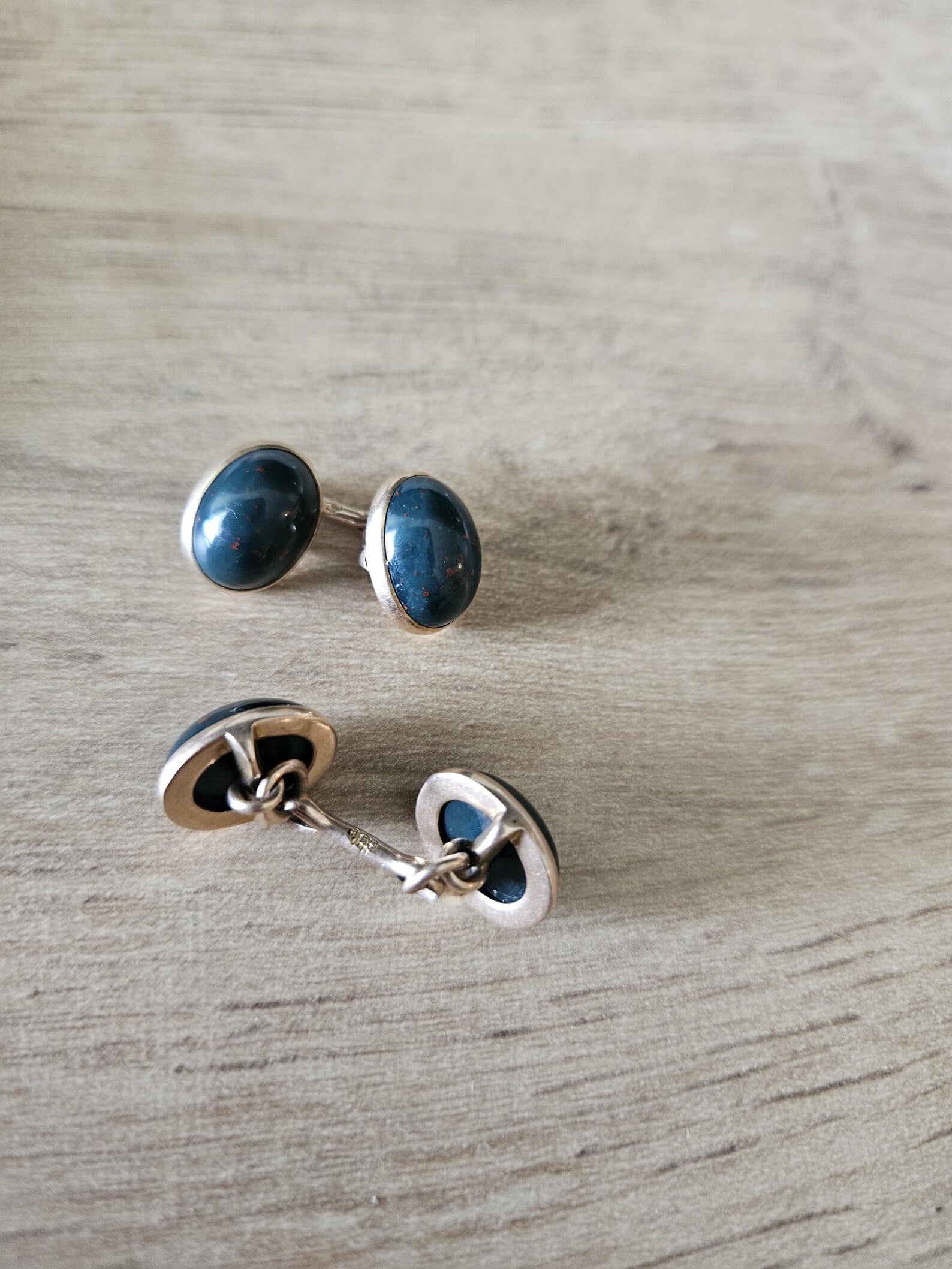 Elegant Vintage Cufflinks in 14K Gold – Green Gemstone with Red Accents, Classic Men's Style, gift for him