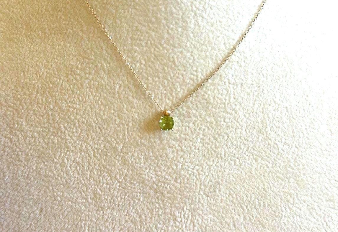 18k Gold pendant August Birthstone Necklace, Peridot Green Pendant, 18K Gold, Wife Gift, Personalized Round Necklace, Bridesmaid, Mom Gift